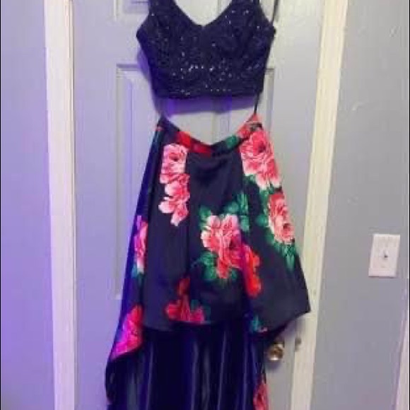 Prom Dress - Picture 3 of 4